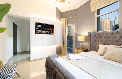 Dubai Marina House | Villa with Private Pool & Huge Terrace Overlooking the Marina