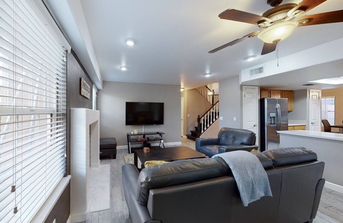Ahwatukee Foothills House | Villa with private pool, spa, outdoor kitchen, firepit, foosball, & lake access