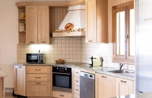 Mikri Vigla Villa | Villa with sea views, private pool, jacuzzi- sleeps 10+.