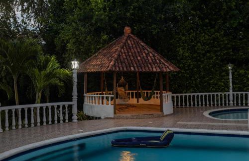 Anapoima Villa | Villa with Swimming Pool, Jacuzzi and Sauna