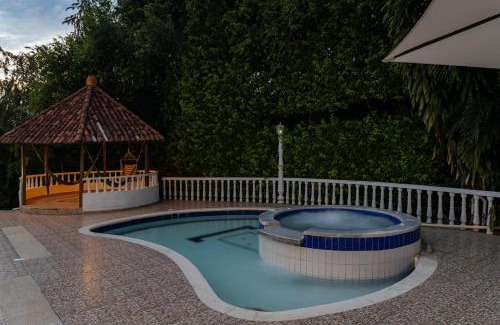Anapoima Villa | Villa with Swimming Pool, Jacuzzi and Sauna
