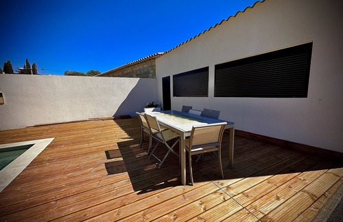 La Garde Villa | Villa with swimming pool, Jacuzzi and pétanque court.