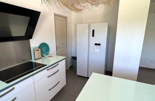La Crau Villa | Villa with swimming pool for 12 people near hyères.