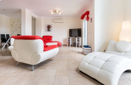 Burgau Villa | Villa "Your Villa Algarve" near the Beach with Mountain View, Pool, A/C, Wi-Fi, Balcony & Terrace