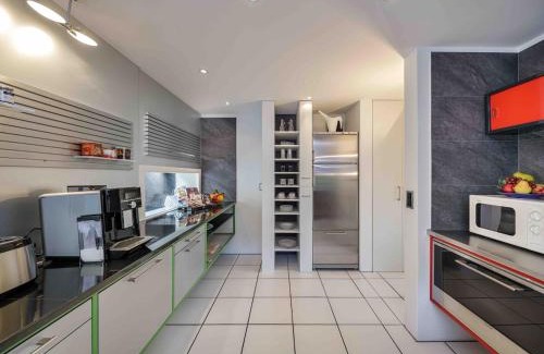 Hergiswil Apartment | Villa Ysara, Pool Villa with lake Lucerne View