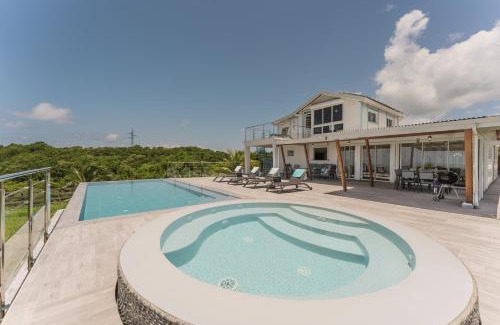Sainte-Anne Villa | Villa Zetwal piscine jacuzzi vue mer