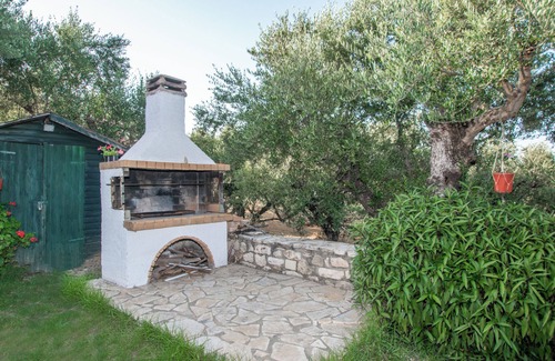 Psarou Apartment | Villa Zoi - Immerse Yourself in Authentic Zakynthian Living among Olive Trees