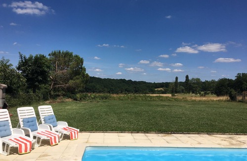 Saint-Antoine-Cumond House | Village location, private pool close to Aubetterre sur Dronne