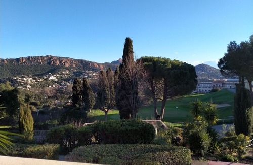 Agay Apartment | Village Cap Esterel, Large Studio (T2 surface) facing the Esterel mountains