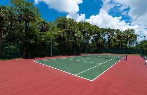 Bayou Oaks Apartment | Village Gardens Wooded Retreat