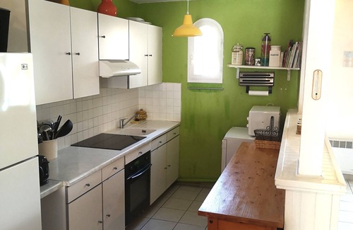 Portiragnes House | Village house with beautiful outdoor space, 5 min from the beach.