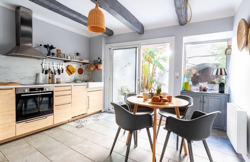 Grignan Ski Chalet | Village House with Terrace – Grignan, Drôme Provençale