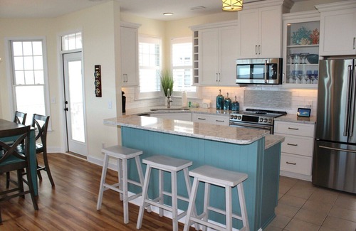 Manteo House | Village Landings 66, Gorgeous 4 Bedroom Sound-Front Home in Pirate's Cove