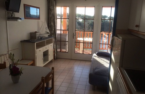 Bourgenay Apartment | Village Vacances apartment by the sea for 6 people 2 bedrooms