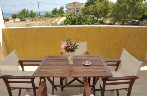 Alykes Apartment | VillaPouliezos Apartments