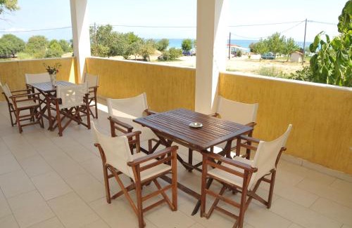 Alykes Apartment | VillaPouliezos Apartments