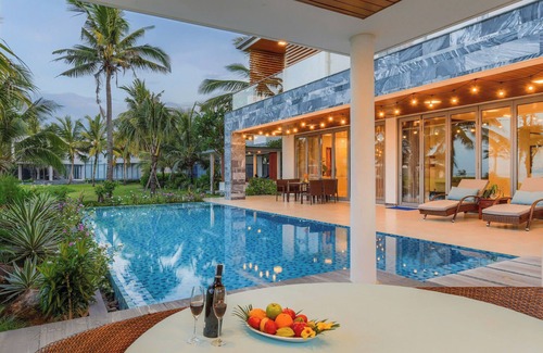 Ngu Hanh Son Villa | Villas DaNang 6Bedroom Beachfront Luxurious and Spacious Space~ 1000m2
