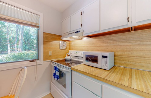 Bethany Beach Condo | Villas of Bethany West - 792B Salt Pond Circle | Lovely condo with pool & tennis