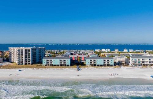 Pensacola Beach Apartment | Villas on the Gulf #E7 - Flip Flop Inn