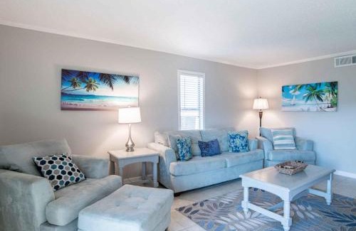 Pensacola Beach Apartment | Villas on the Gulf #E7 - Flip Flop Inn