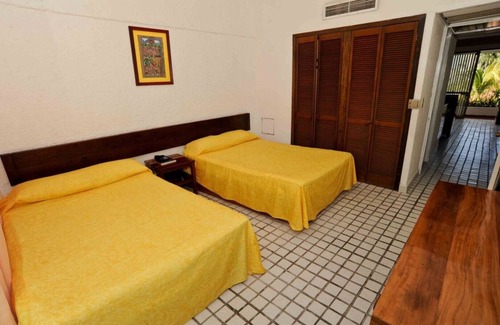 Ixtapa Hotel | Villas Paraiso Hotel/Room 11