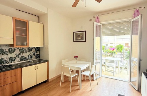 San Vincenzo Apartment | VILLE PAOLA AND DANIELA nice two-room apartment 30 mt from the beach pet free