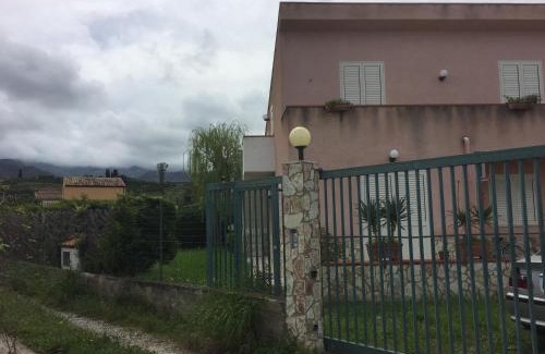 Piane Vecchie House | Villetta immersa nel verde ma vicina al mare