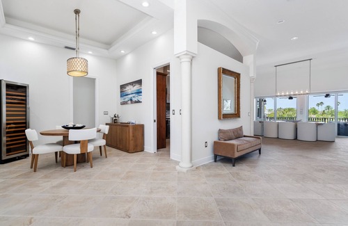 Vina Del Mar Island House | Vina Del Mar St Pete Beach Waterfront Dock Pool Hot Tub 4/3.5