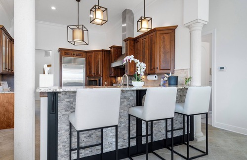 Vina Del Mar Island House | Vina Del Mar St Pete Beach Waterfront Dock Pool Hot Tub 4/3.5