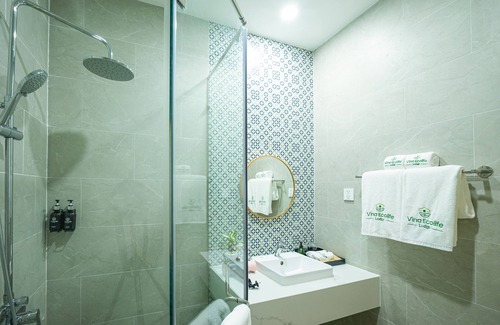 Ba Tri Hotel | VinaEcolife Lodge