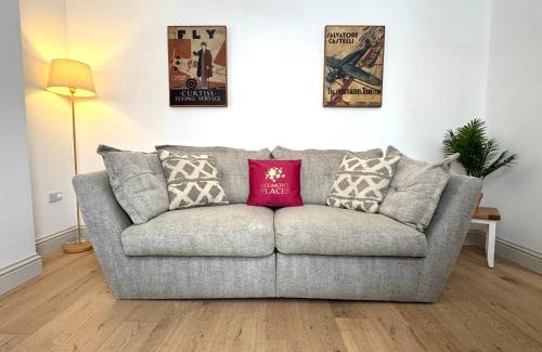 Stamford House | Vine Cottage, 3 Bedroom, Stamford Centre by Belmont Places