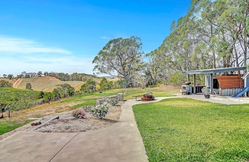 Lenswood House | Vinea Vista - Hillside Homestead amid Rural Beauty