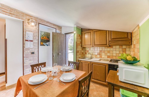 Casal Velino Ski Chalet | Vineyard Dépendance With Shared Pool, Casal Velino, Italy