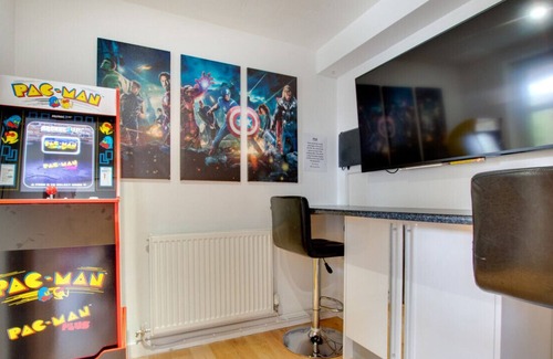 Saundersfoot House | Vineyard Vale House - Three Bedroom House, Sleeps 6