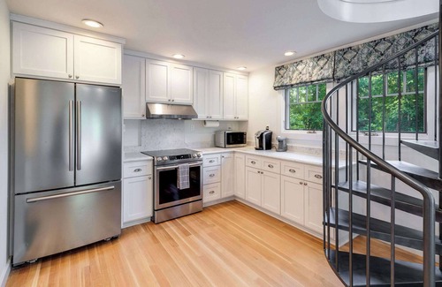 Santa Rosa House | Vineyard views, pool, hot tub, bocce/pickle ball!
