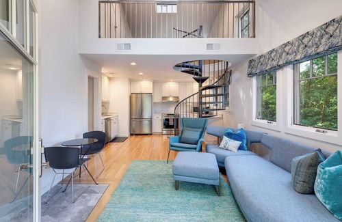 Santa Rosa House | Vineyard views, pool, hot tub, bocce/pickle ball!