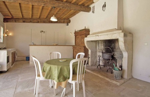 Montfrin Villa | Vineyard Villa in Montfrin