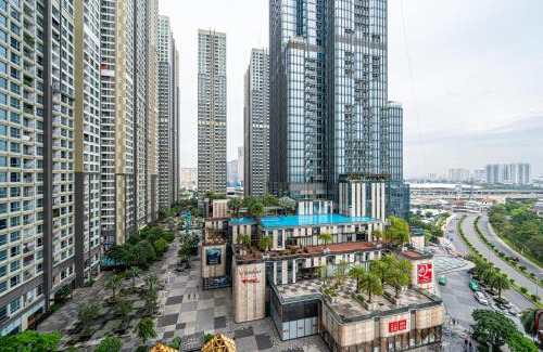 Hang Xanh Apartment | Vinhomes Central Park Apartment - Landmark Plus Luxury