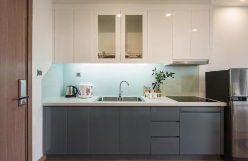 Tu Liem Apartment | Vinhomes Greenbay Me Tri - Luxury, Garden Apartment in Hanoi