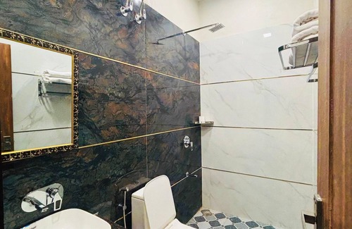 Malviya Nagar Hotel | Vinn Amar Vilas by Vesta
