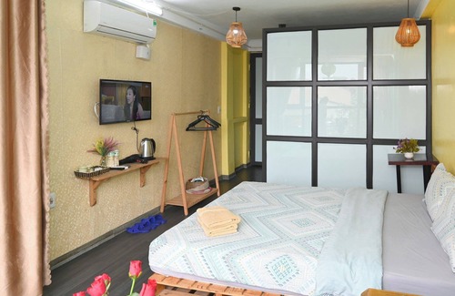 Hang Buom House | Vintage/Central Hanoi/3 mins walking to Hoan kiem Lake/city view/Sunnyhomestay