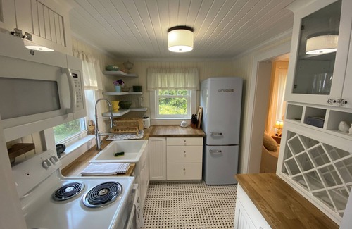 Wanchese House | Vintage Cottage in Wanchese