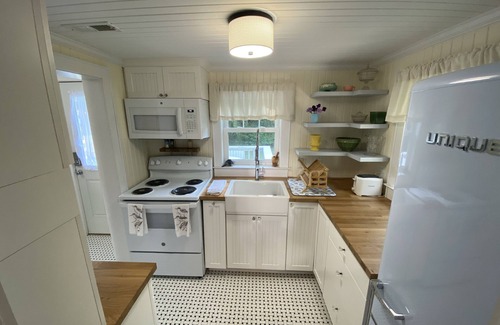 Wanchese House | Vintage Cottage in Wanchese