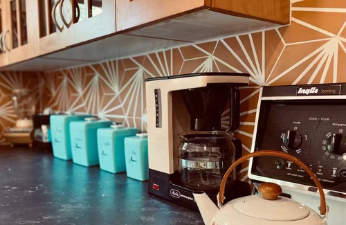 Hudson House | Vintage decor for a retro-chic stay near Montreal - 35 min Airport