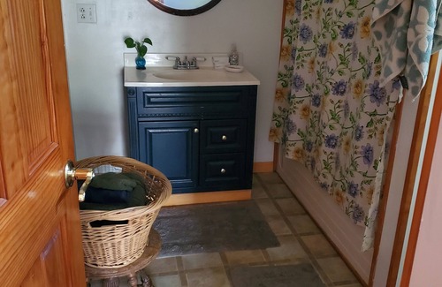 De Peyster House | Vintage Farmhouse close to area colleges, beaches, and the Adirondack mountains.