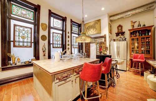 La Porte Apartment | Vintage Studio in Historic Dtwn La Porte!