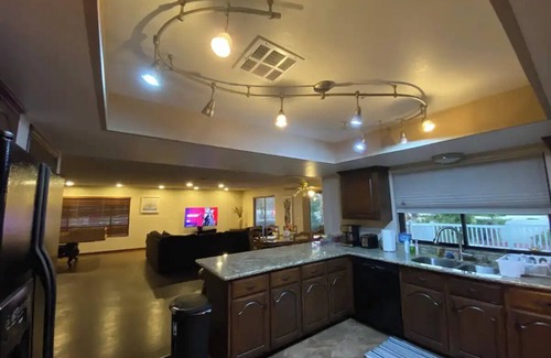 Canyon Gate House | Vintage Vegas Oasis: Pool & Spa, 15 mins to Strip