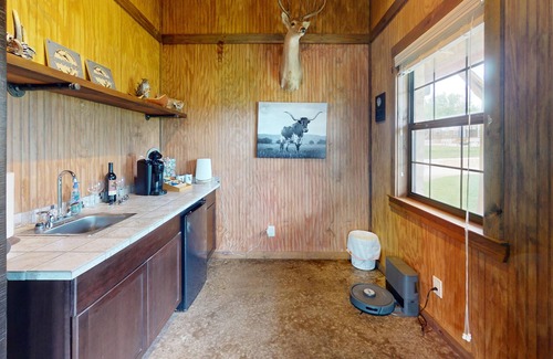 Ingram Cabin | VIP Cabin A w/Lake Views & Private Lake Access with Dock