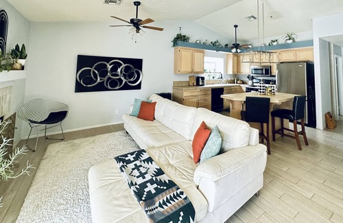 Park Palms Villa | VIP Coachella Artist Pool House: Festival Drop Off Included