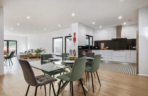 Estreito de Camara de Lobos House | VIRA by KAAMAH